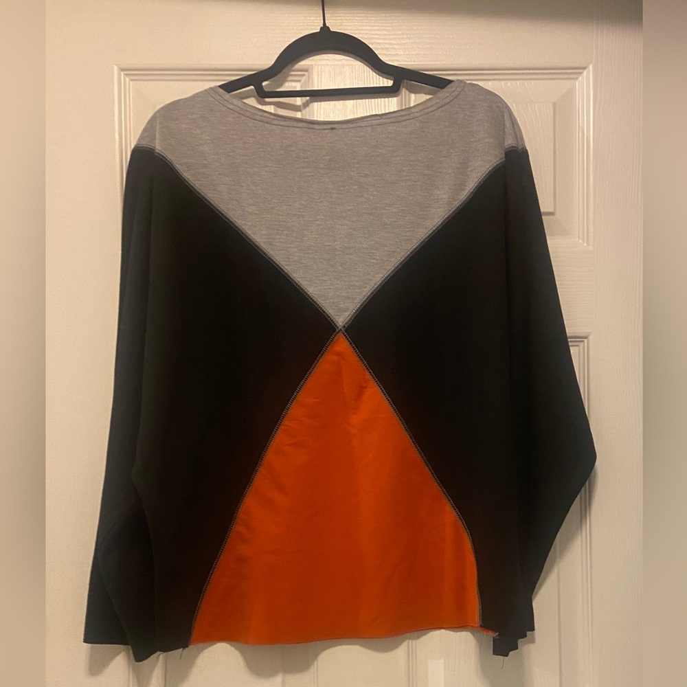 Color-blocked Top - Picture 5 of 5